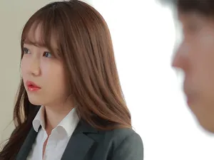 Học sinh nữ đầy đặn tuổi 20 tò mò về chuyện tình dục